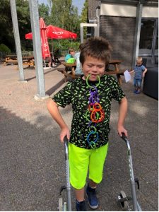 Giraftherapie-adam-1 giraftherapie giraf therapie adam rollator